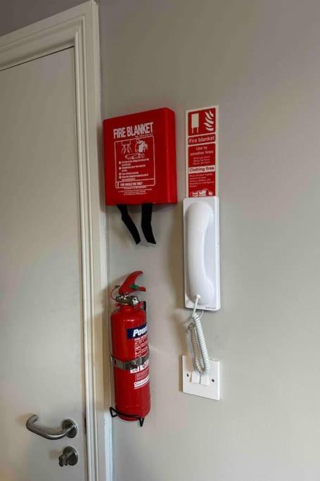 Private Cosy Studio - A1 Location Apartment Dublin Luaran gambar